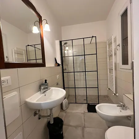 La Casa Di Giada A 3 Minuti Dal Casello Autostradale Di - Parcheggio Privato E Self Check-in 3* イーモラ