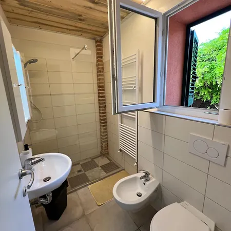 La Casa Di Giada A 3 Minuti Dal Casello Autostradale Di - Parcheggio Privato E Self Check-in ゲストハウス 3*