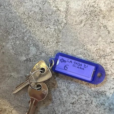 La Casa Di Giada A 3 Minuti Dal Casello Autostradale Di - Parcheggio Privato E Self Check-in 3* イーモラ