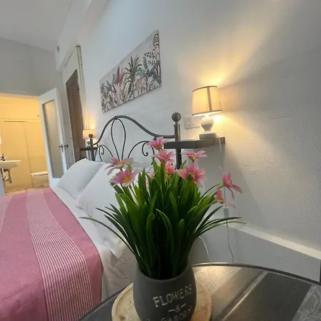 La Casa Di Giada A 3 Minuti Dal Casello Autostradale Di - Parcheggio Privato E Self Check-in ゲストハウス イーモラ