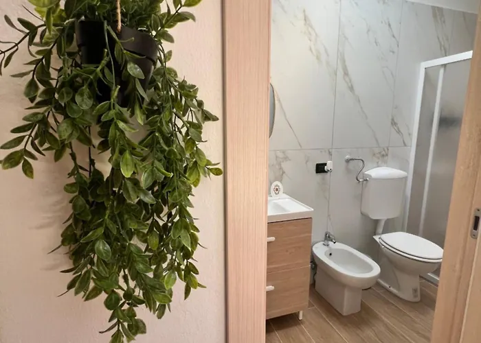 La Casa Di Giada - Vicino Autostrada Di - Self Check In H24 & Parcheggio Gratis 招待所