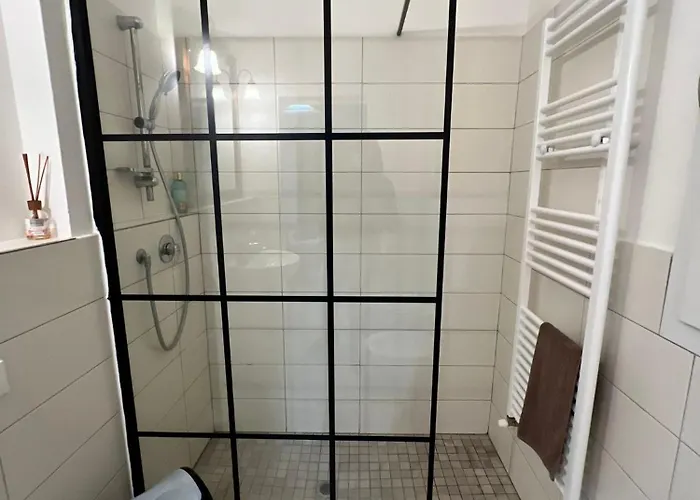 La Casa Di Giada - Self Check-in - Parcheggio Privato- Vicino Autostrada Di Maison d'hôtes