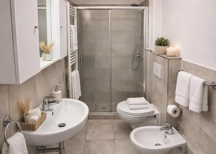La Casa Di Giada - Vicino Autostrada Di - Self Check In H24 & Parcheggio Gratis 招待所