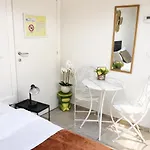 La Casa Di Giada - Vicino Autostrada Di - Self Check In H24 & Parcheggio Gratis בית הארחה