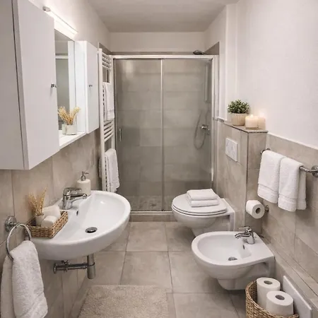 La Casa Di Giada - Self Check In - Parcheggio Privato E Ricarica Ev Pensionat