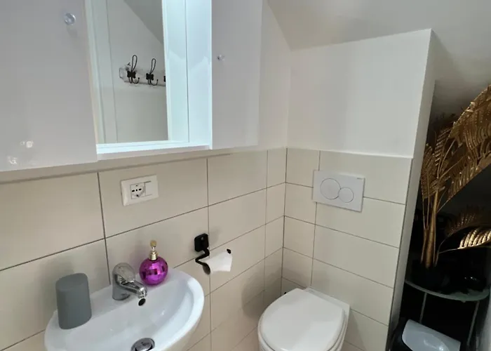 La Casa Di Giada - Self Check-in - Parcheggio Privato- Vicino Autostrada Di Vendégház 3*