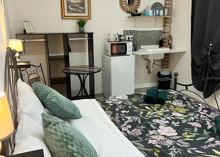 La Casa Di Giada - Self Check-in - Parcheggio Privato- Vicino Autostrada Di Vendégház 3*